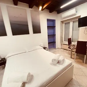 Lungadige , Verona Italy